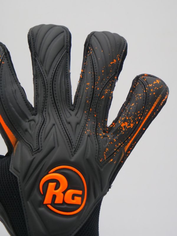 RG Gloves ASPRO BLACKOUT 26/27 голмански ракавици со All-Black дизајн